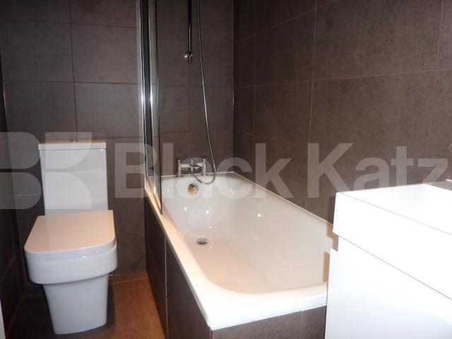 			4 BED/ 2BATH! , 4 Bedroom, 1 bath, 1 reception Flat			 Chepstow Road, BAYSWATER 